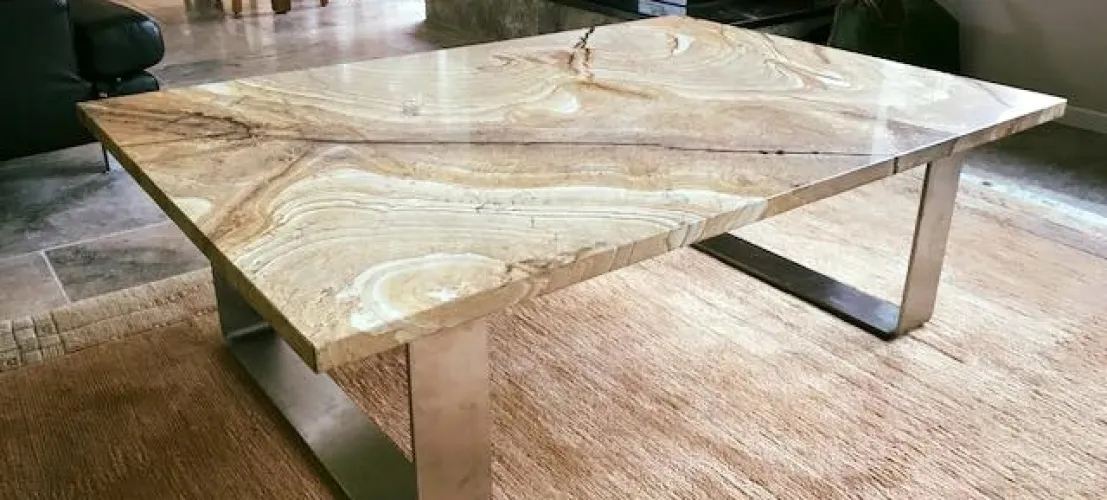 Tische und Tischplatten aus Naturstein Jetzt Ihre individuelle Tisch konfigurieren!